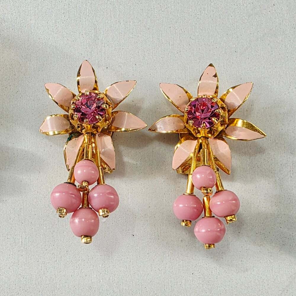 Vintage 1950s Austrian Gold-Tone Pink Floral Brooch and Earring Set - Picture 3 of 7